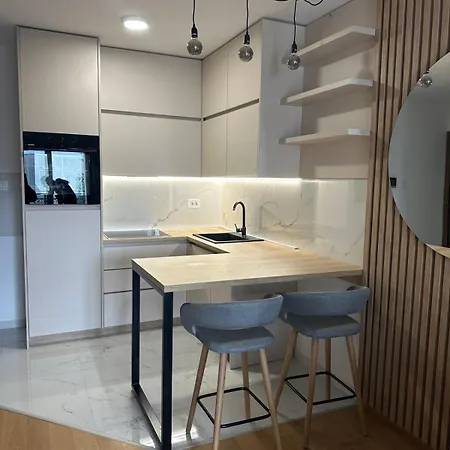 Home021